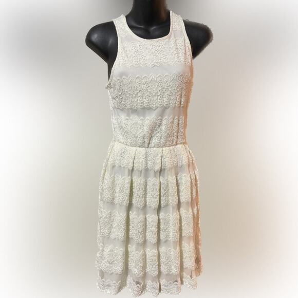 Karlie Cream Lace Dress Small - Picture 1 of 7